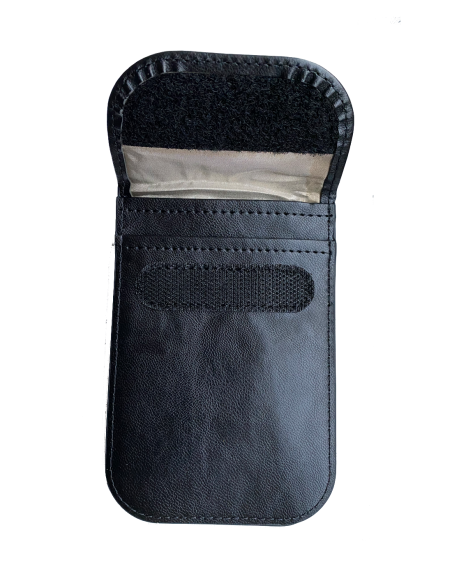 Keyless signal blocker wallet black