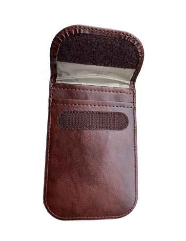 Keyless signal blocker wallet brown